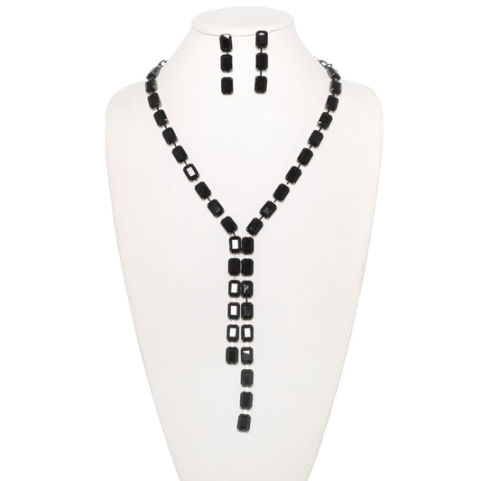 Black split necklace