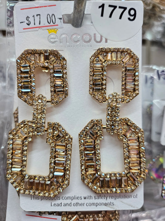 Topaz Link earrings