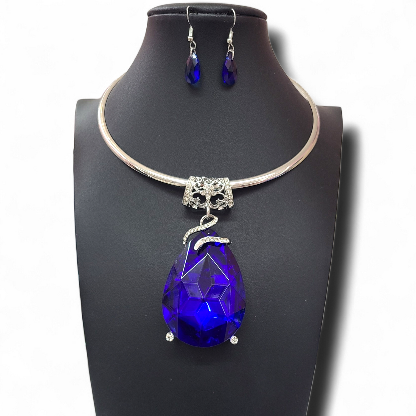 Blue choker necklace