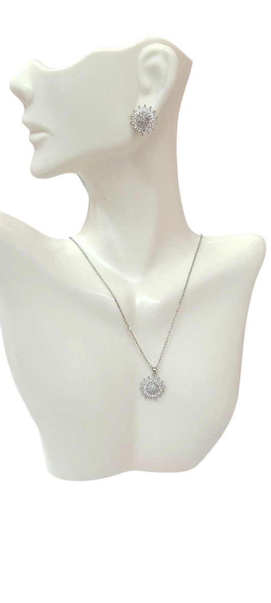 Flare silver necklace
