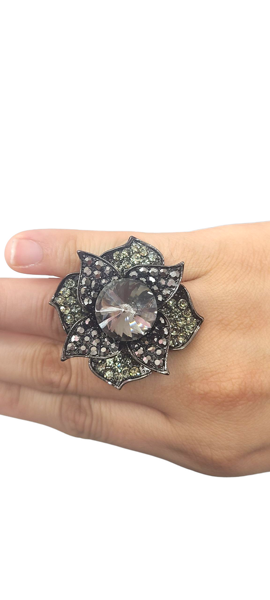 Black flower rhinestone ring