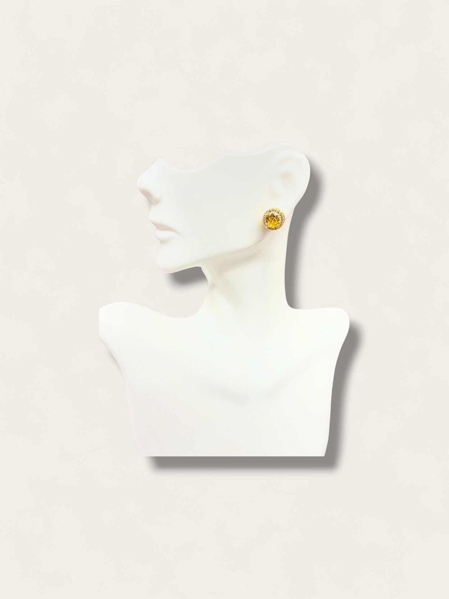 Gold stud diamond earring