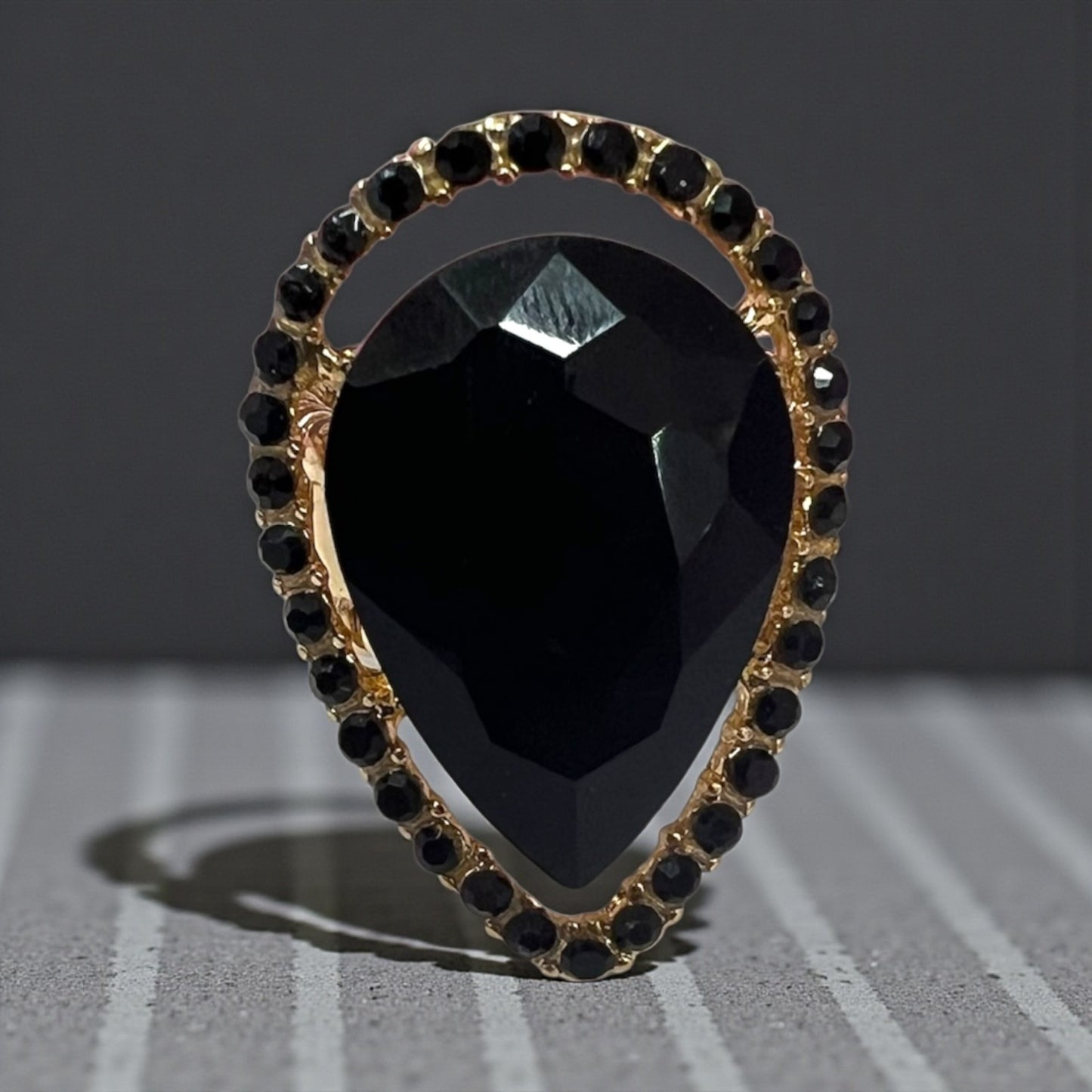 BLACK DROP RING
