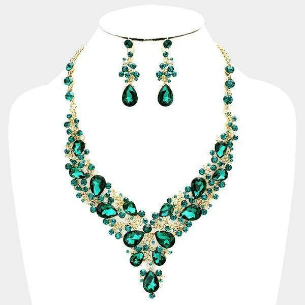 Emerald green gold base necklace
