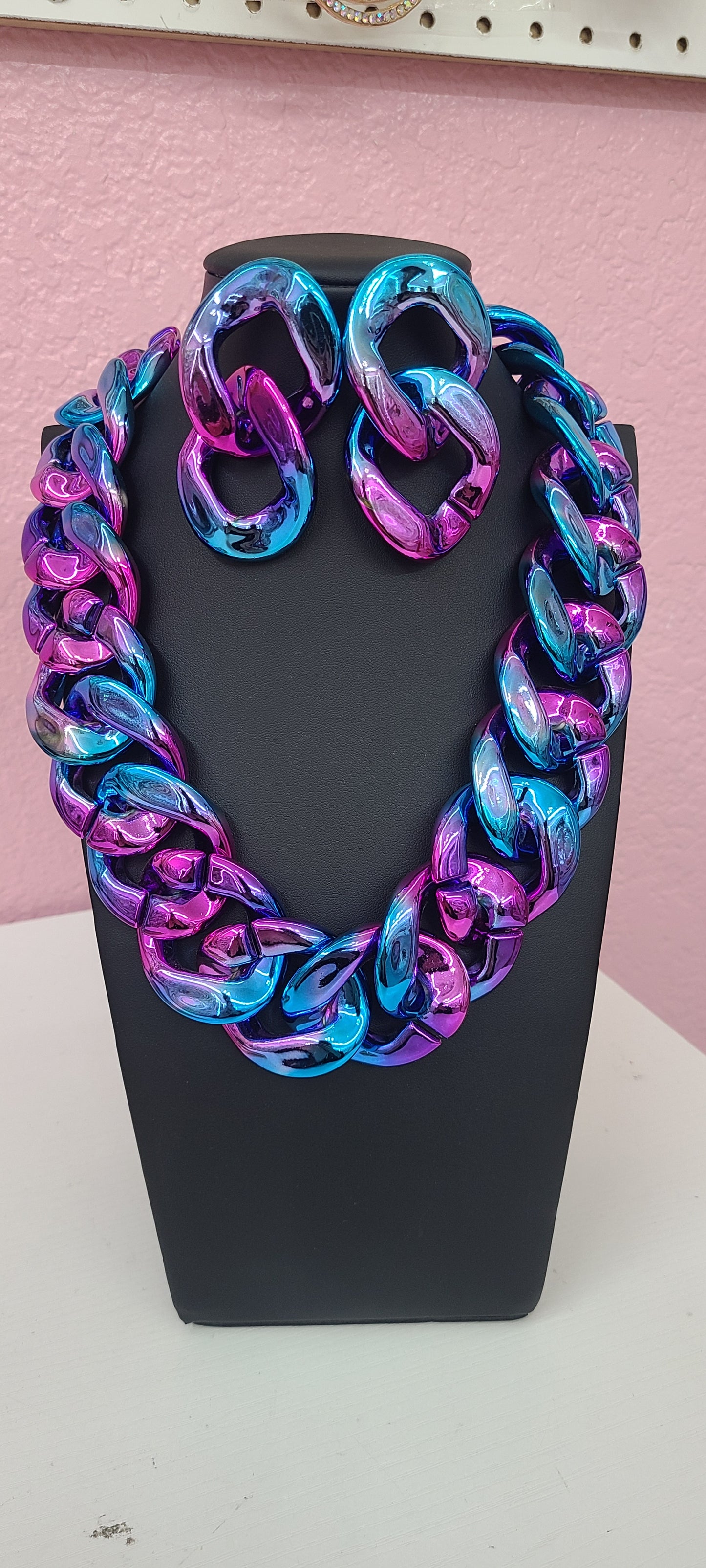 Chunky Acrylic Necklace