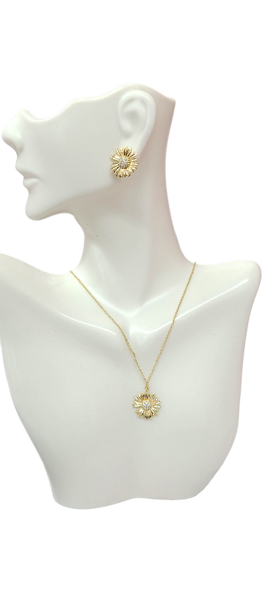 Daisy gold flower necklace