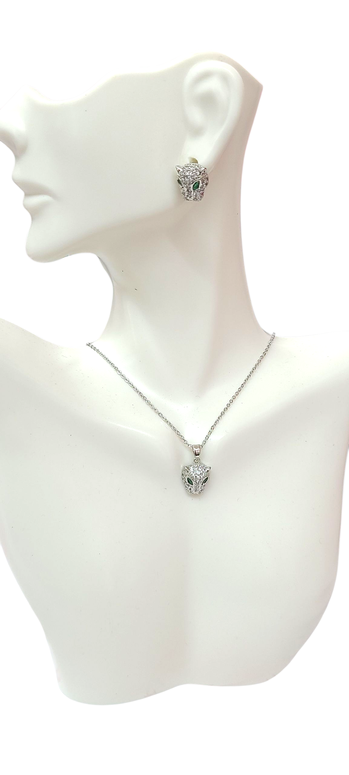 Leopard green eyes necklace