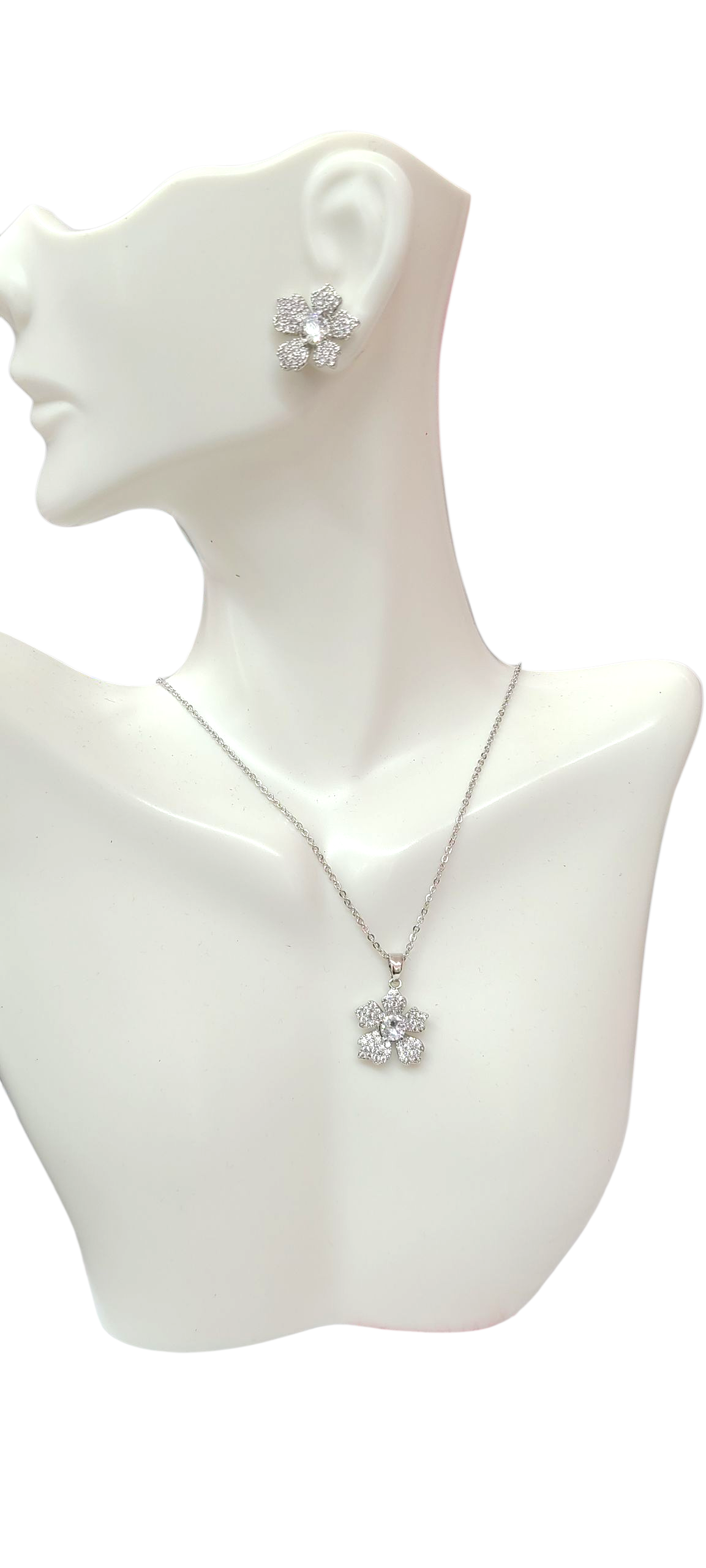 Silver flower necklace