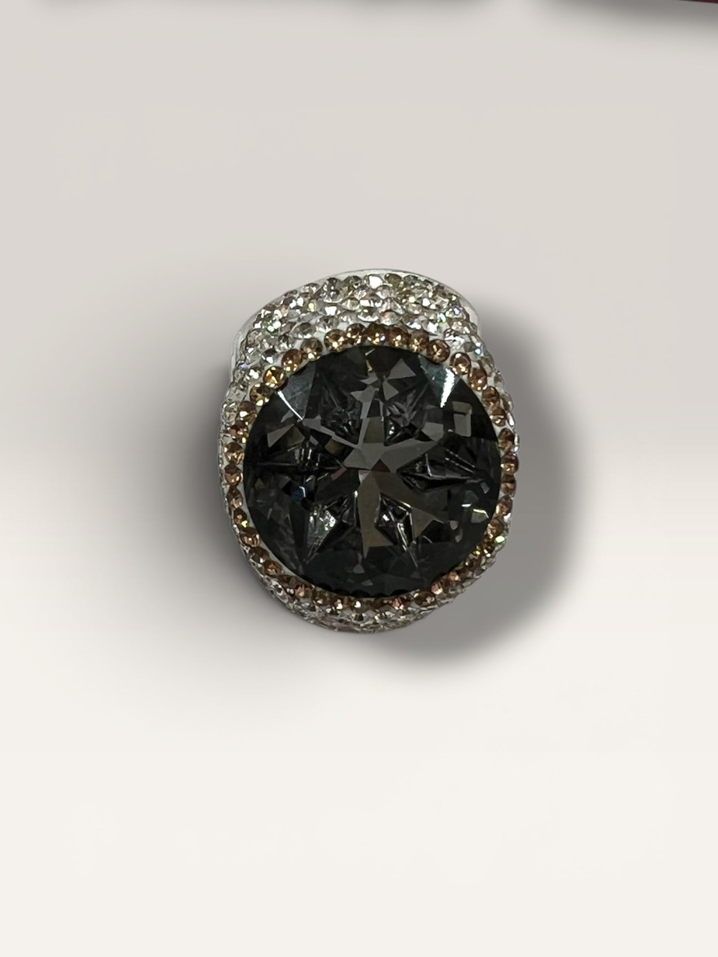 Gray white ceramic ring